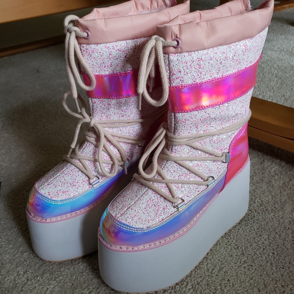 YRU Qronic Platform Snow Boots